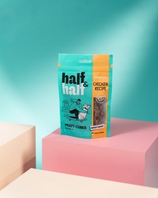 Ласощі для собак Half&Half у формі м'ясних кубиків з куркою, 100 г