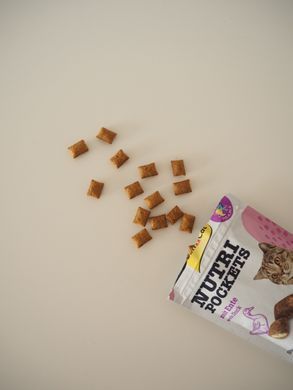 Ласощі для котів Вітамінні ласощі GimCat Nutri Pockets для котів, качка та мультивітамін, 60 г